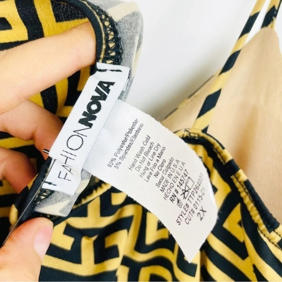 FASHION NOVA NWT Crop Top Plus Size 2X - Picture 5 of 5